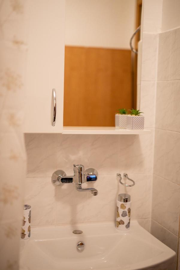 Apartman Ante Ливно Екстериор снимка